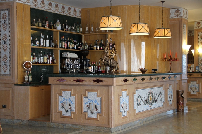Imagen del bar/restaurante del Hotel PROMENADE, Montesilvano. Foto 1