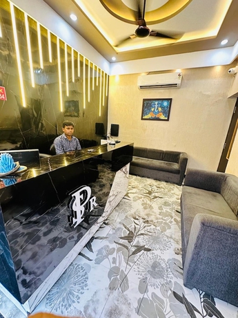 Imagen de los interiores del Hotel PSR Residency - near Temple and Ghat. Foto 15