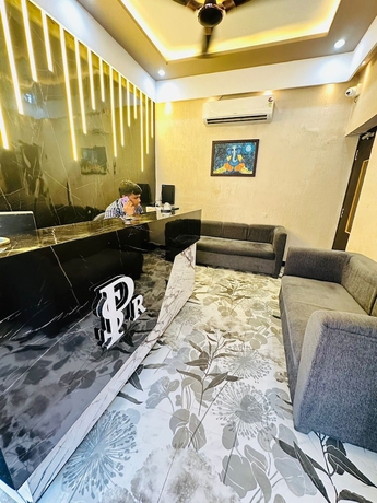 Imagen de los interiores del Hotel PSR Residency - near Temple and Ghat. Foto 16