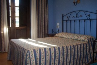 Imagen de la habitación del Hotel PUERTO CALDERON. Foto 4