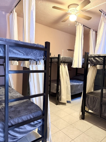 Imagen de la habitación del Hotel PUNTO AMERICANA HOSTAL. Foto 2