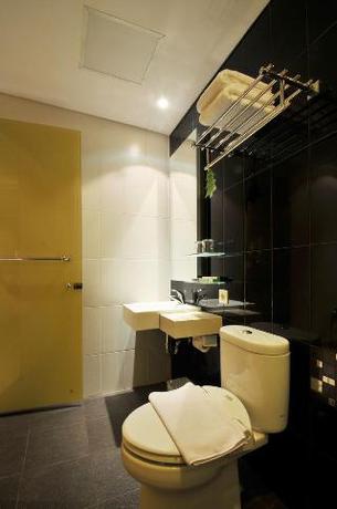 Imagen general del Hotel PYRENEES Malioboro. Foto 3