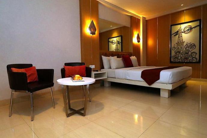 Imagen general del Hotel PYRENEES Malioboro. Foto 4