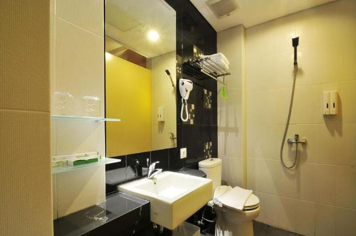 Imagen general del Hotel PYRENEES Malioboro. Foto 8
