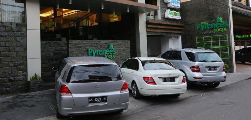 Imagen general del Hotel PYRENEES Malioboro. Foto 9