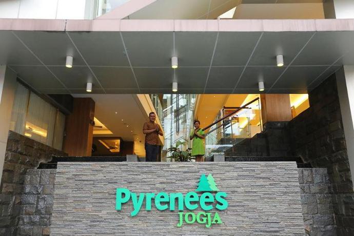 Imagen general del Hotel PYRENEES Malioboro. Foto 13