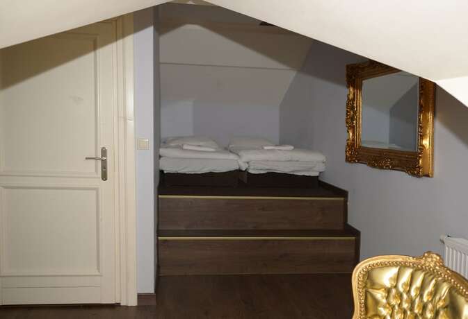 Imagen de la habitación del Hotel Pałac Dąbrowa G&oacute;rnicza. Foto 13