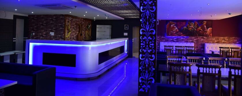 Imagen del bar/restaurante del Hotel Pabitra Royal Regency, Bhubaneswar. Foto 11