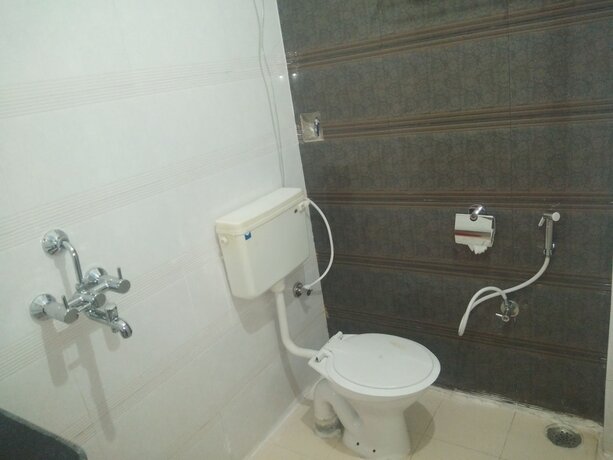 Imagen de la habitación del Hotel Pabitra Royal Regency, Bhubaneswar. Foto 17