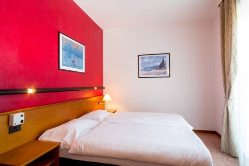Imagen general del Hotel Pace, Torri Del Benaco. Foto 1