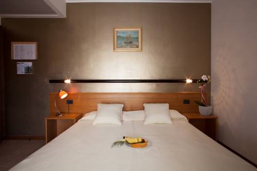 Imagen de la habitación del Hotel Pace, Torri Del Benaco. Foto 6