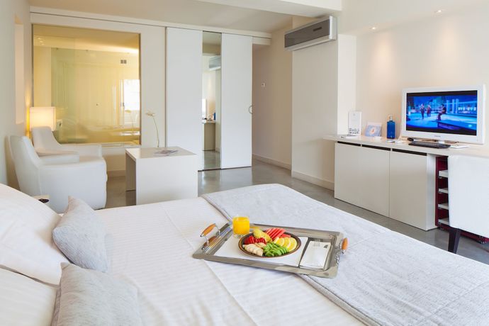 Imagen de la habitación del Hotel Pacha. Foto 9