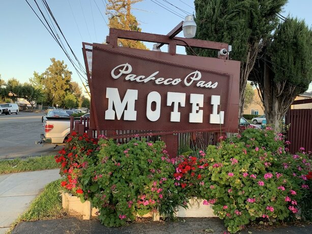 Imagen general del Hotel Pacheco Pass Motel. Foto 14
