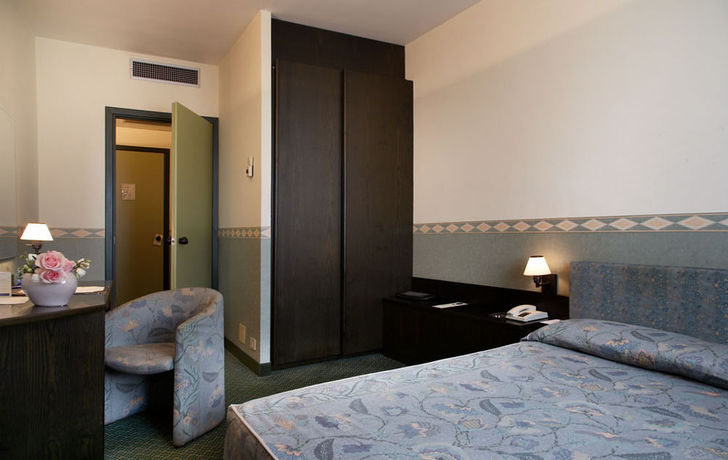 Imagen de la habitación del Hotel Pacific Airport. Foto 2