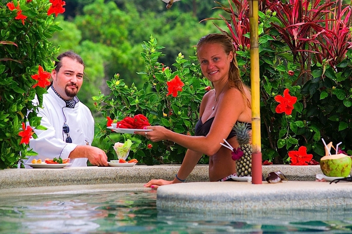 Imagen de la piscina del Hotel Pacific Club Resort. Foto 16