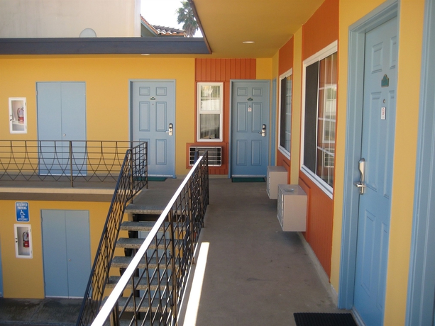 Imagen de los exteriores del Hotel Pacific Coast Inn. Foto 12