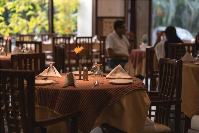 Imagen del bar/restaurante del Hotel Pacific Dehradun. Foto 18