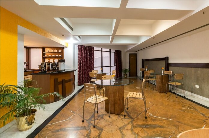 Imagen del bar/restaurante del Hotel Pacific Dehradun. Foto 20