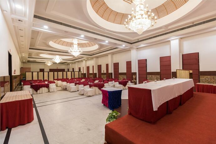 Imagen de los interiores del Hotel Pacific Dehradun. Foto 35