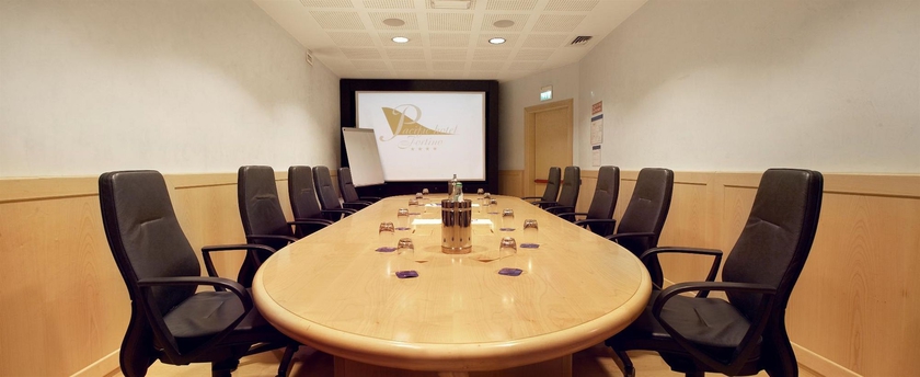 Imagen de los interiores del Hotel Pacific Fortino. Foto 14