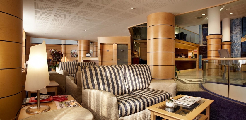 Imagen de los interiores del Hotel Pacific Fortino. Foto 16