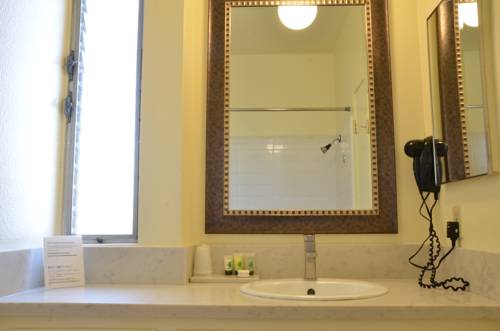 Imagen de la habitación del Hotel Pacific Garden, Gardena. Foto 11