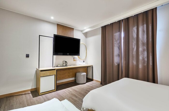 Imagen general del Hotel Pacific Gimpoairport. Foto 10