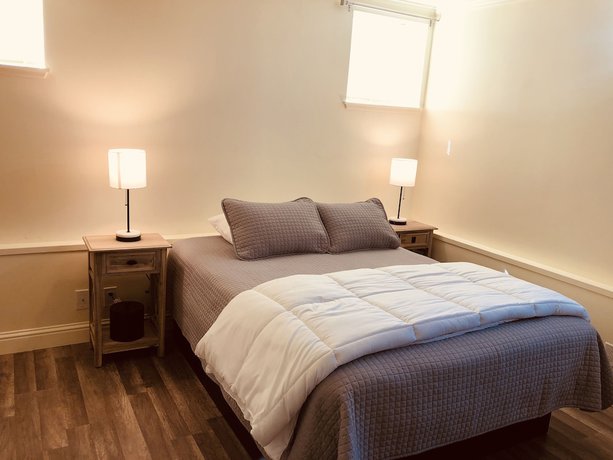 Imagen de la habitación del Hotel Pacific Grove Inn. Foto 6