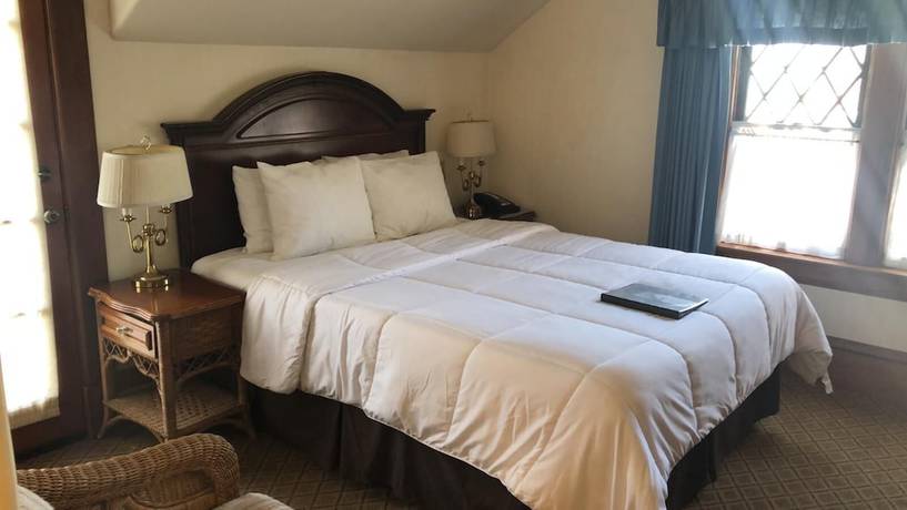 Imagen de la habitación del Hotel Pacific Grove Inn. Foto 9