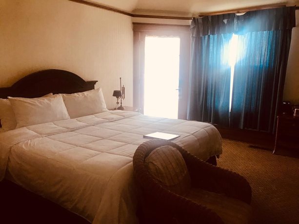 Imagen de la habitación del Hotel Pacific Grove Inn. Foto 12