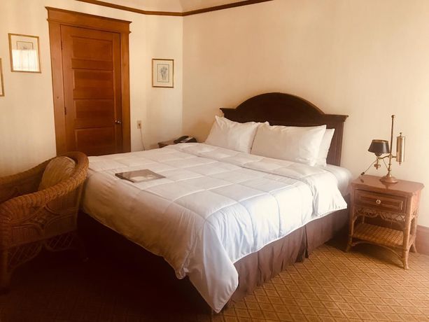 Imagen de la habitación del Hotel Pacific Grove Inn. Foto 19