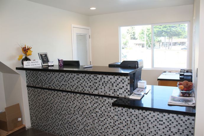 Imagen de los interiores del Hotel Pacific Inn. Foto 10