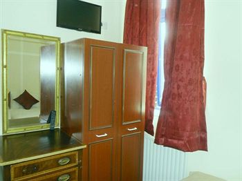 Imagen de los interiores del Hotel Pacific Inn London Heathrow. Foto 15