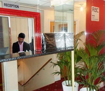 Imagen del bar/restaurante del Hotel Pacific Inn London Heathrow. Foto 3