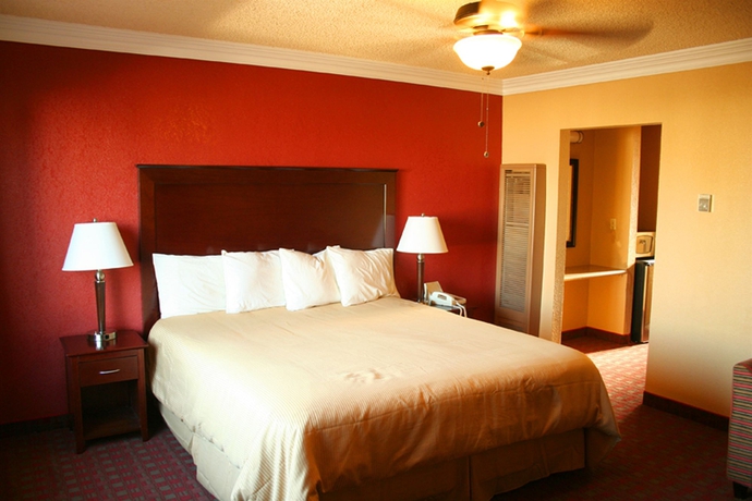 Imagen de la habitación del Hotel Pacific Inn and Suites. Foto 6