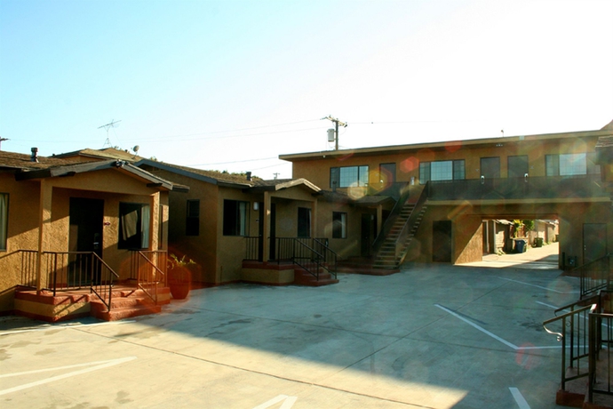 Imagen de los exteriores del Hotel Pacific Inn and Suites. Foto 15