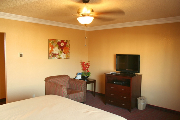 Imagen de la habitación del Hotel Pacific Inn and Suites. Foto 12