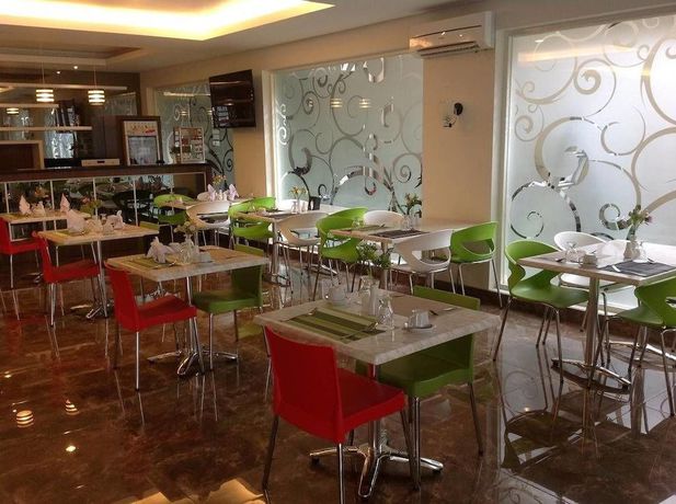 Imagen del bar/restaurante del Hotel Pacific Makassar. Foto 3