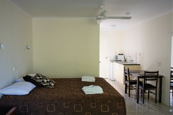 Imagen de la habitación del Hotel Pacific Palms Motor Inn. Foto 18