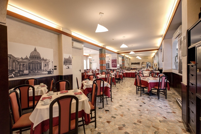 Imagen del bar/restaurante del Hotel Pacific Roma. Foto 1