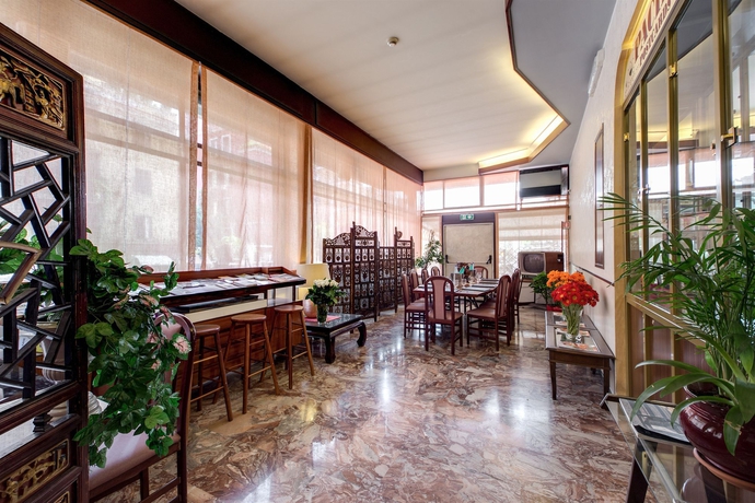 Imagen de los interiores del Hotel Pacific Roma. Foto 15