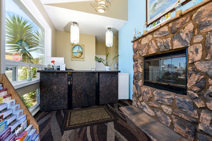 Imagen de los interiores del Hotel Pacific Shores Inn. Foto 18