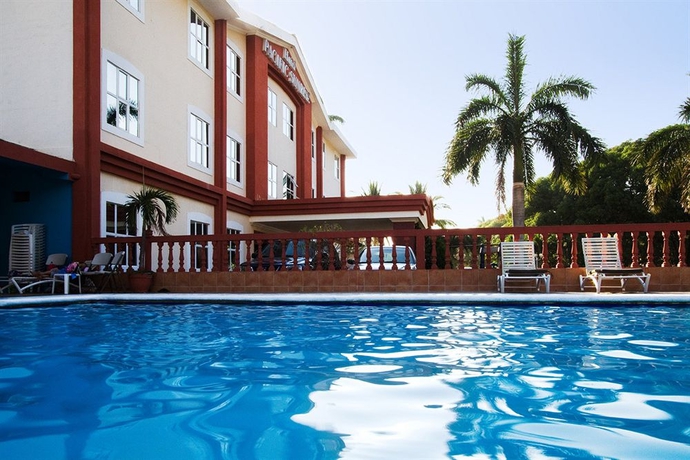 Imagen de la piscina del Hotel Pacific Sunrise. Foto 14