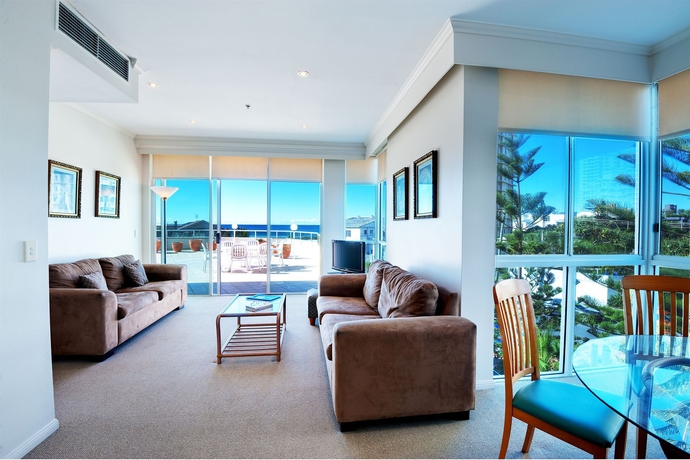 Imagen de los interiores del Hotel Pacific Views Resort. Foto 11