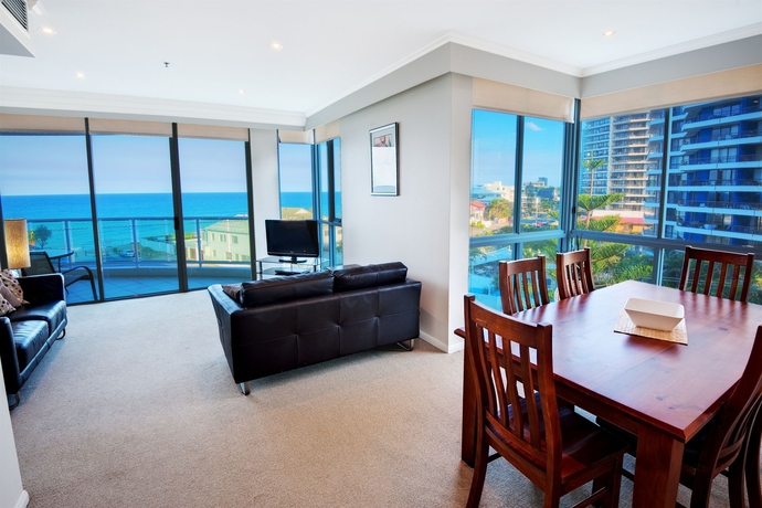 Imagen de los interiores del Hotel Pacific Views Resort. Foto 12