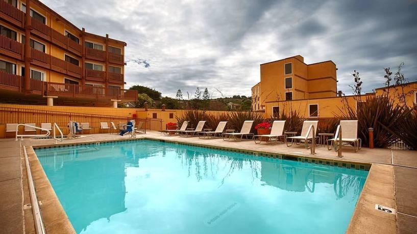 Imagen de la piscina del Hotel Pacifica Lighthouse Hotel Trademark Collection by Wyndham. Foto 19