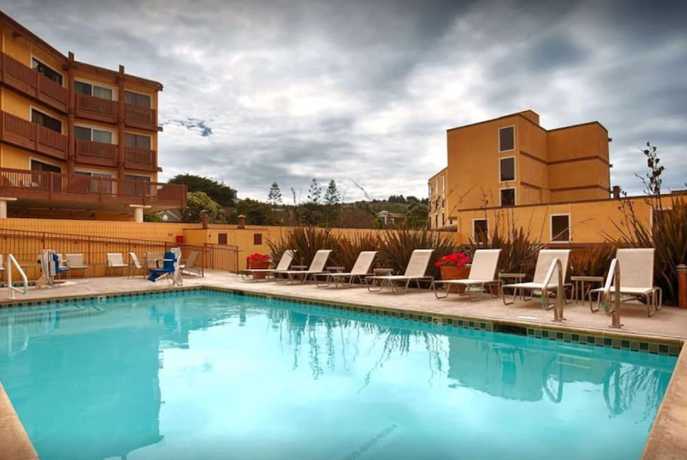 Imagen de la piscina del Hotel Pacifica Lighthouse Hotel Trademark Collection by Wyndham. Foto 20