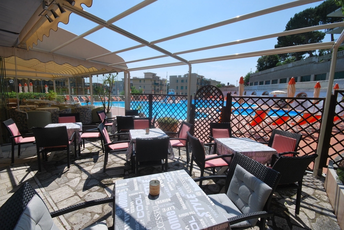 Imagen del bar/restaurante del Hotel Paco, Pietra Ligure. Foto 2