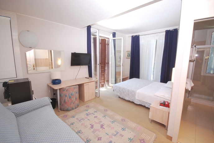 Imagen de la habitación del Hotel Paco, Pietra Ligure. Foto 8