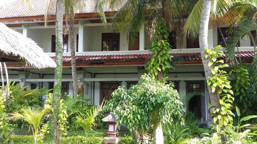 Imagen de los exteriores del Hotel Padang Lovina Sea Side Cottage. Foto 5